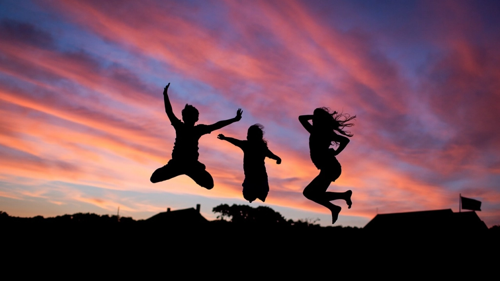 gente, saltar, felicidad, Pixabay
